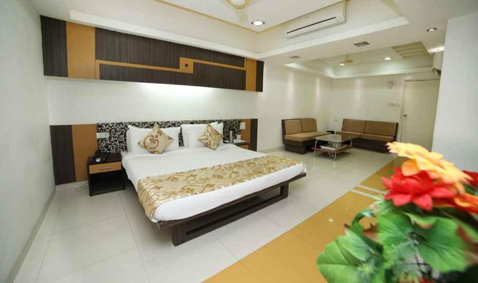 Hotel Grand Suites Indore Exterior photo
